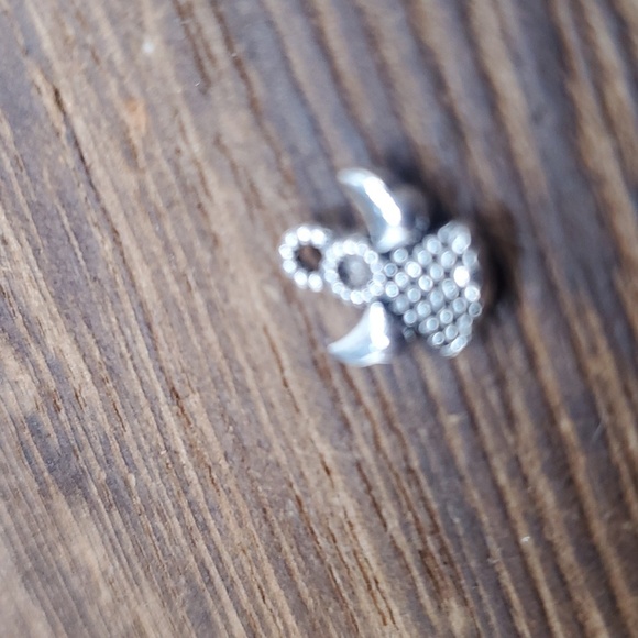 P136 delicate angel charm - Picture 2 of 2